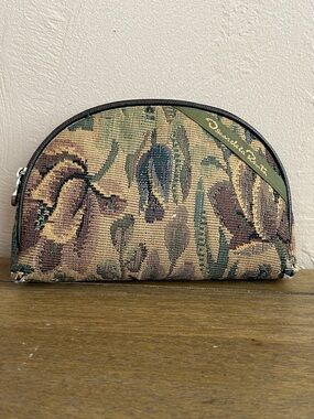 Oscar de la Renta Vintage Tapestry Semi Circular Dome Cosmetic Bag. Botanicals